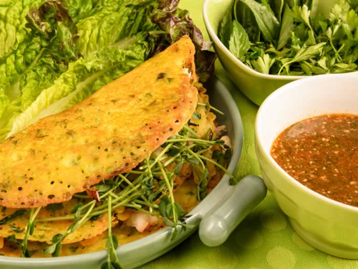 Vietnamese Crispy Crepes (Banh Xeo) | LunaCafe