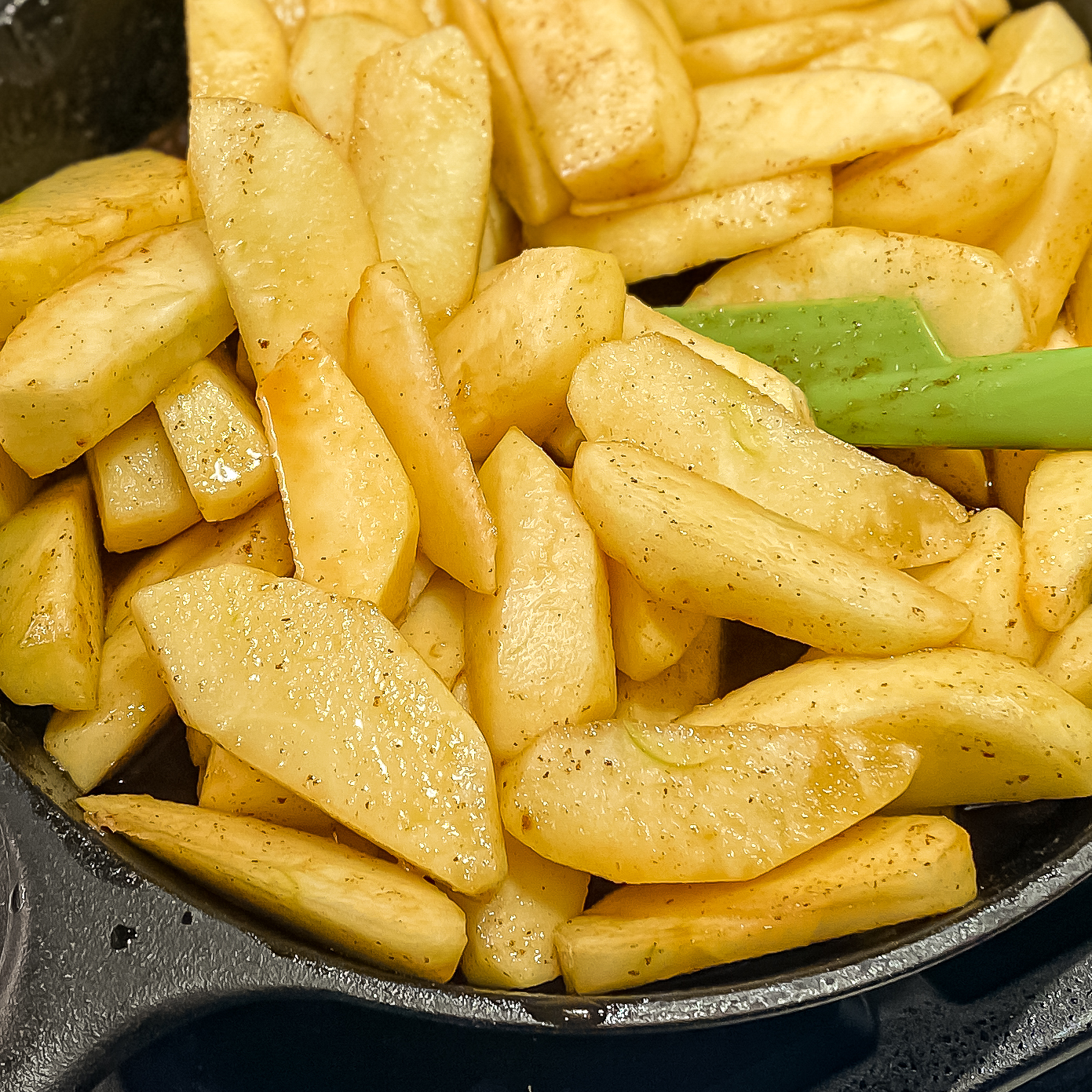 Apple Pandowdy (Juicy Caramel, Upside-Down, Broken Crust Skillet Pie)